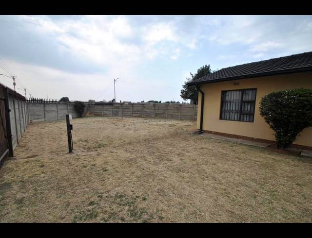 4 BEDROOM HOUSE FOR SALE IN LEONDALE